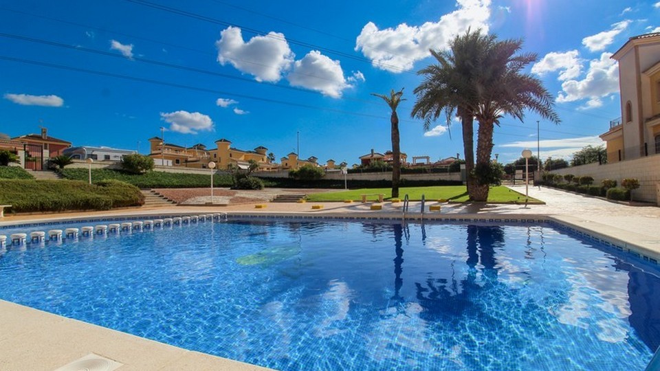Villa in Alicante - view 1