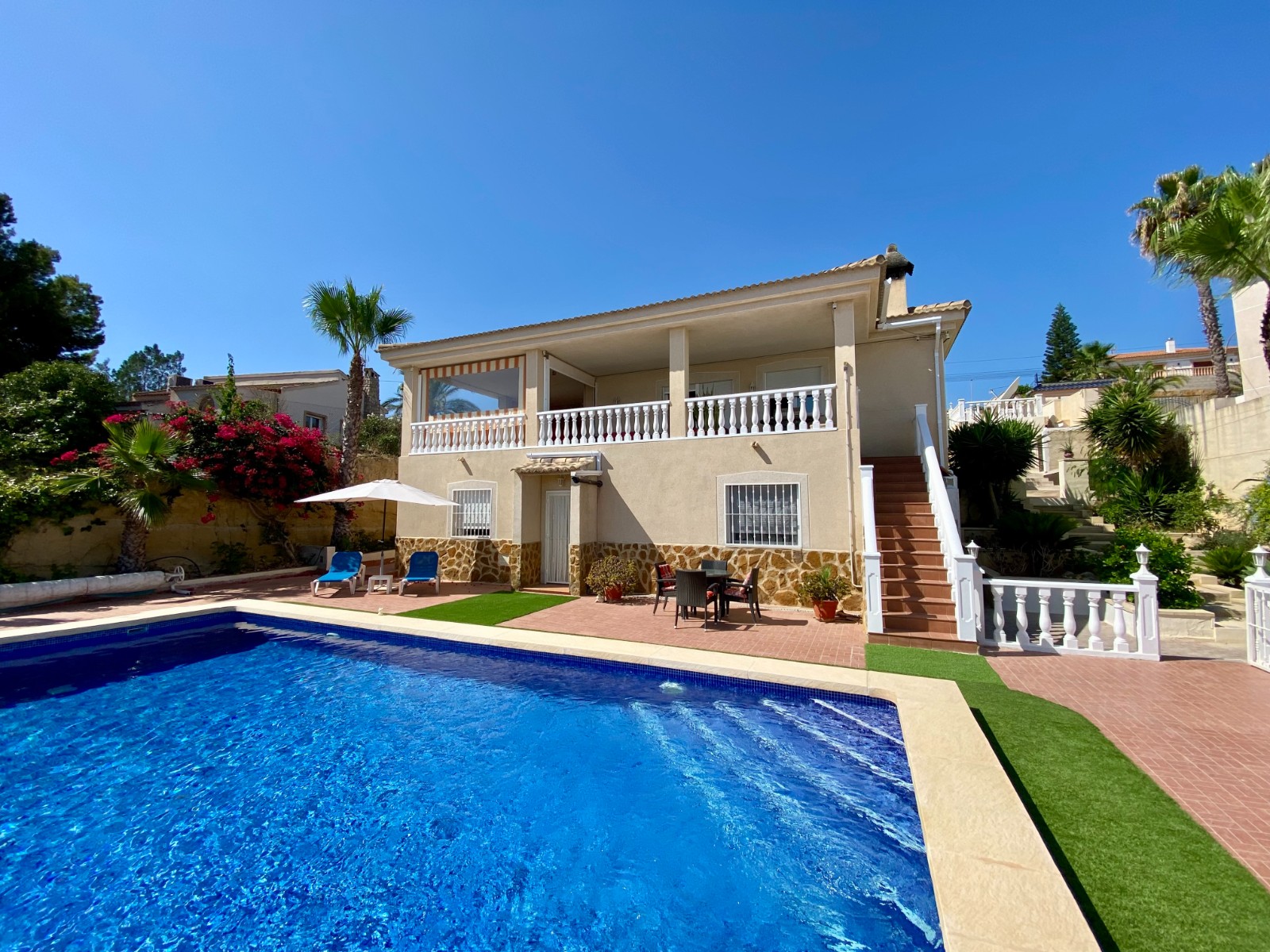 Villa in Alicante - view 1