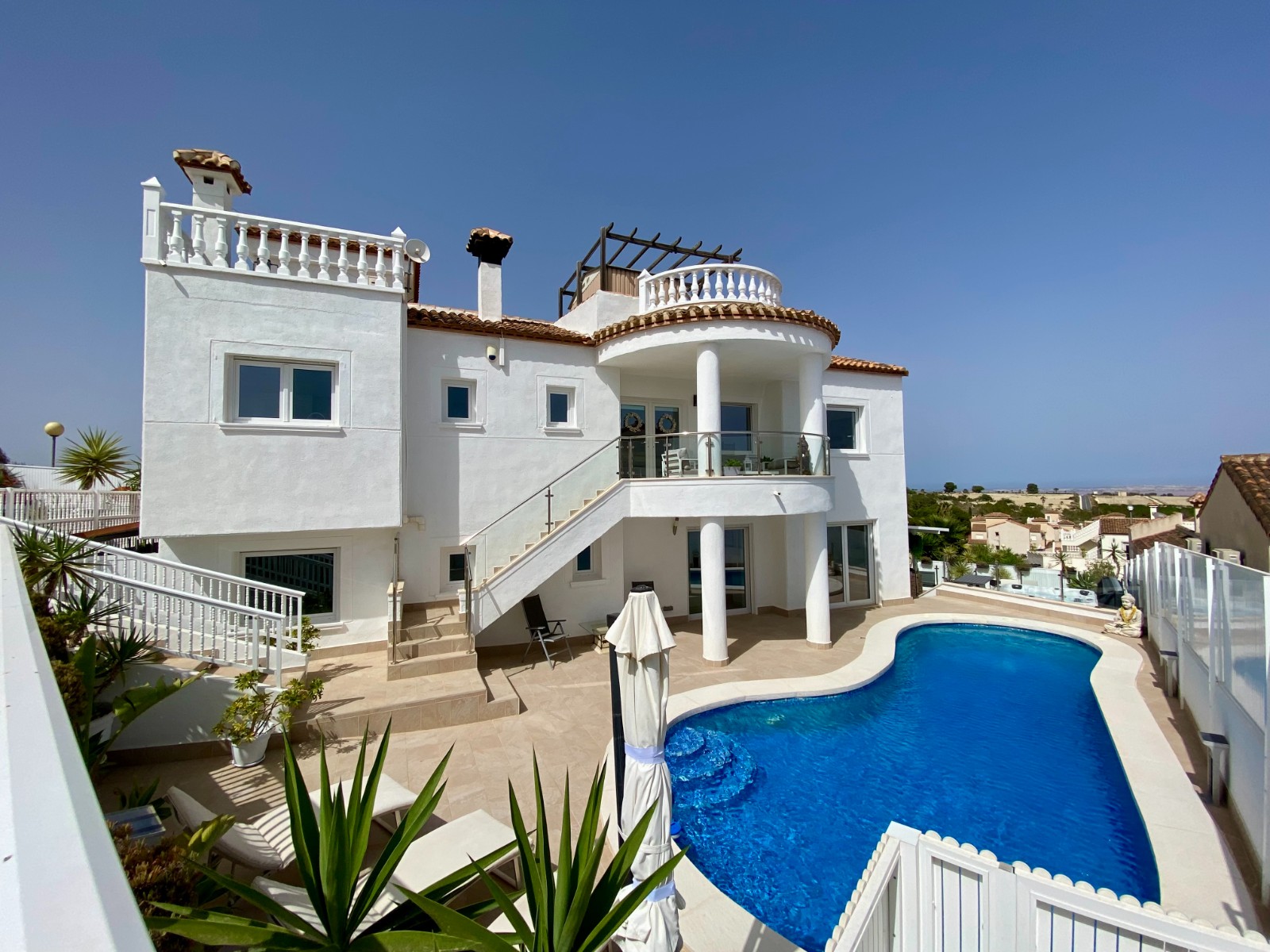 Villa in Alicante - view 1