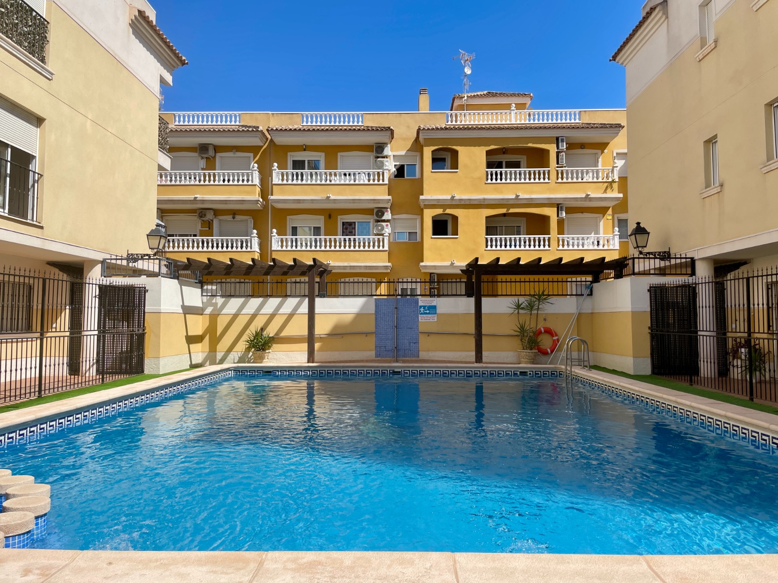 Apartment in Formentera de Segura - view 1