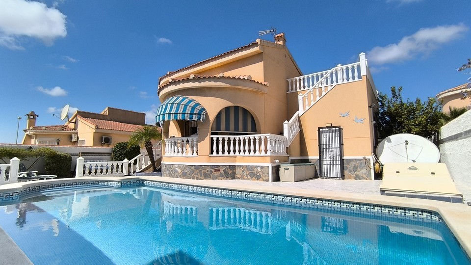 Villa in Ciudad Quesada - view 1