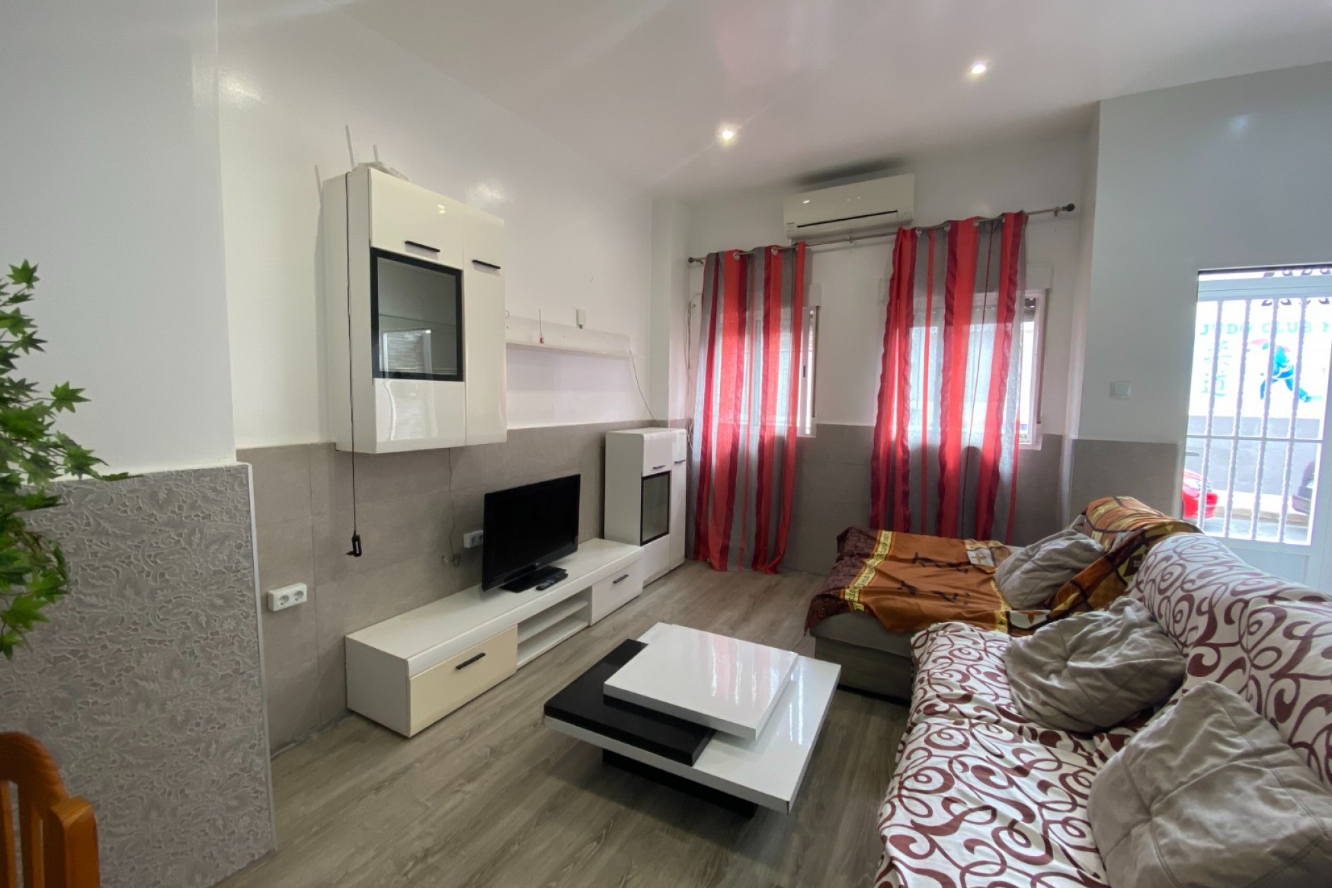 Apartment in Torrevieja - view 1