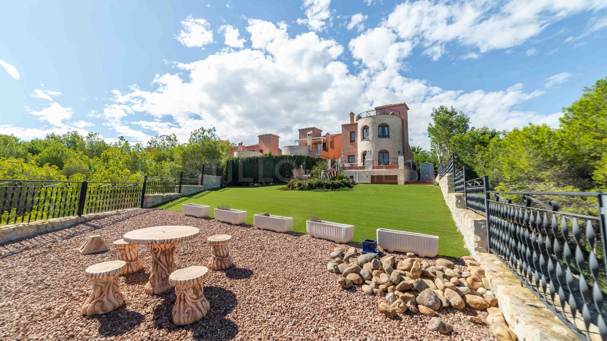Villa in Alicante - view 1