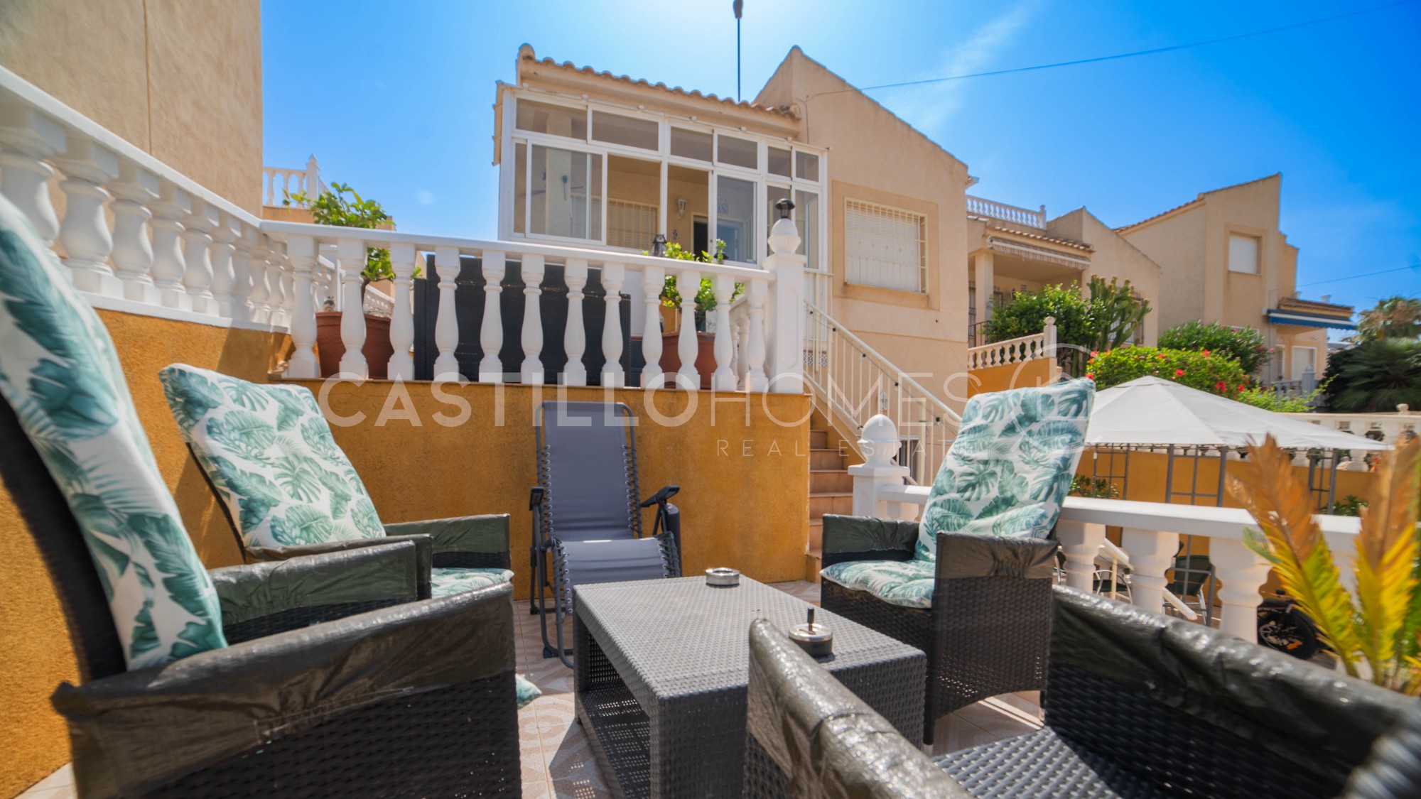House in Alicante - view 1