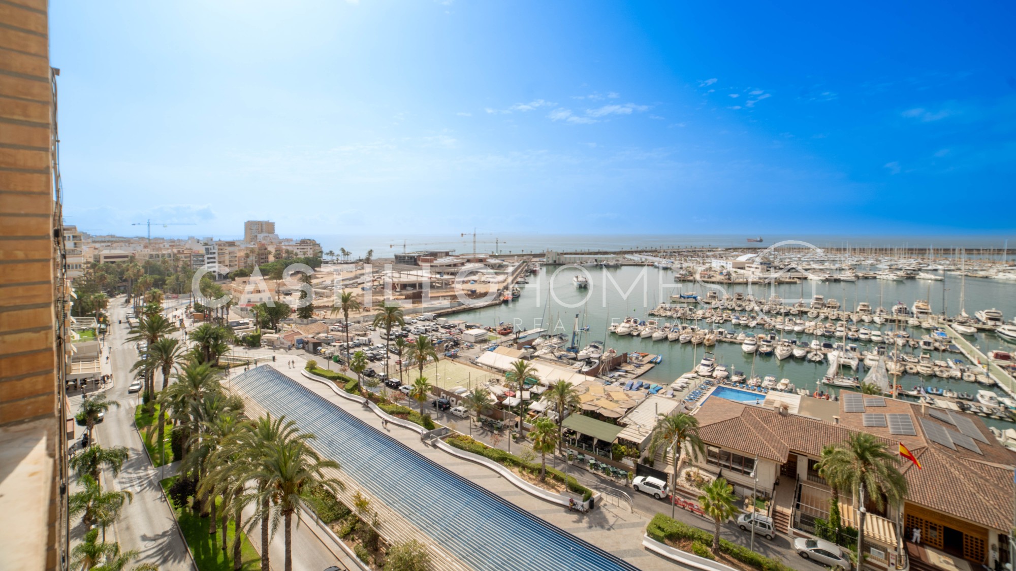 Apartment in Alicante - view 1