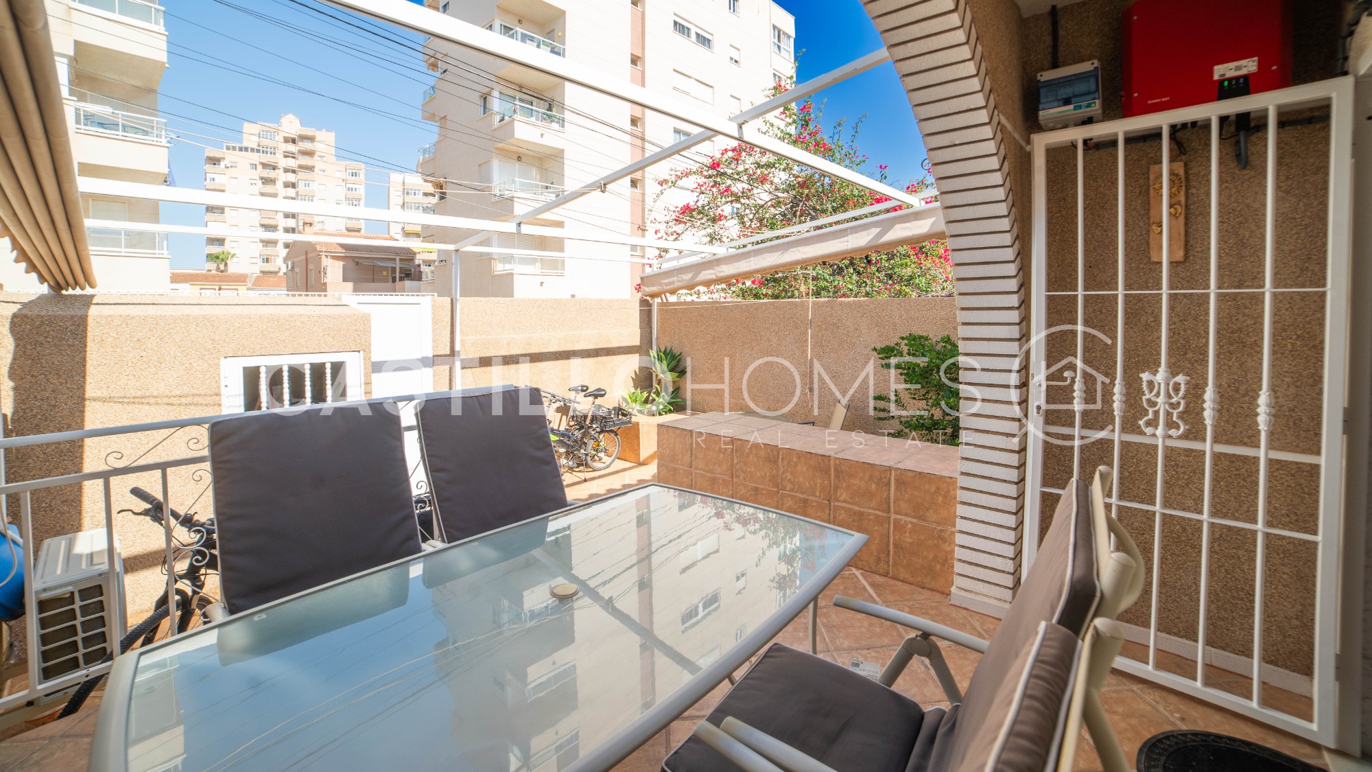 House in Alicante - view 1