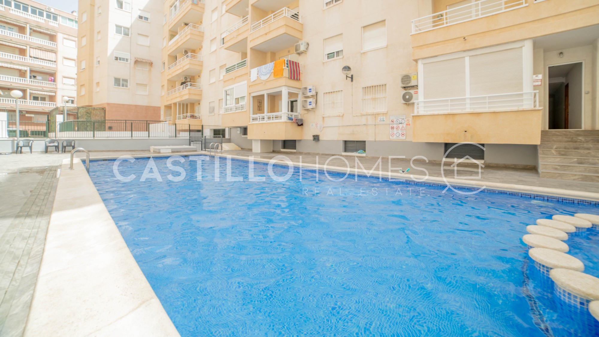 Apartment in Alicante - view 1