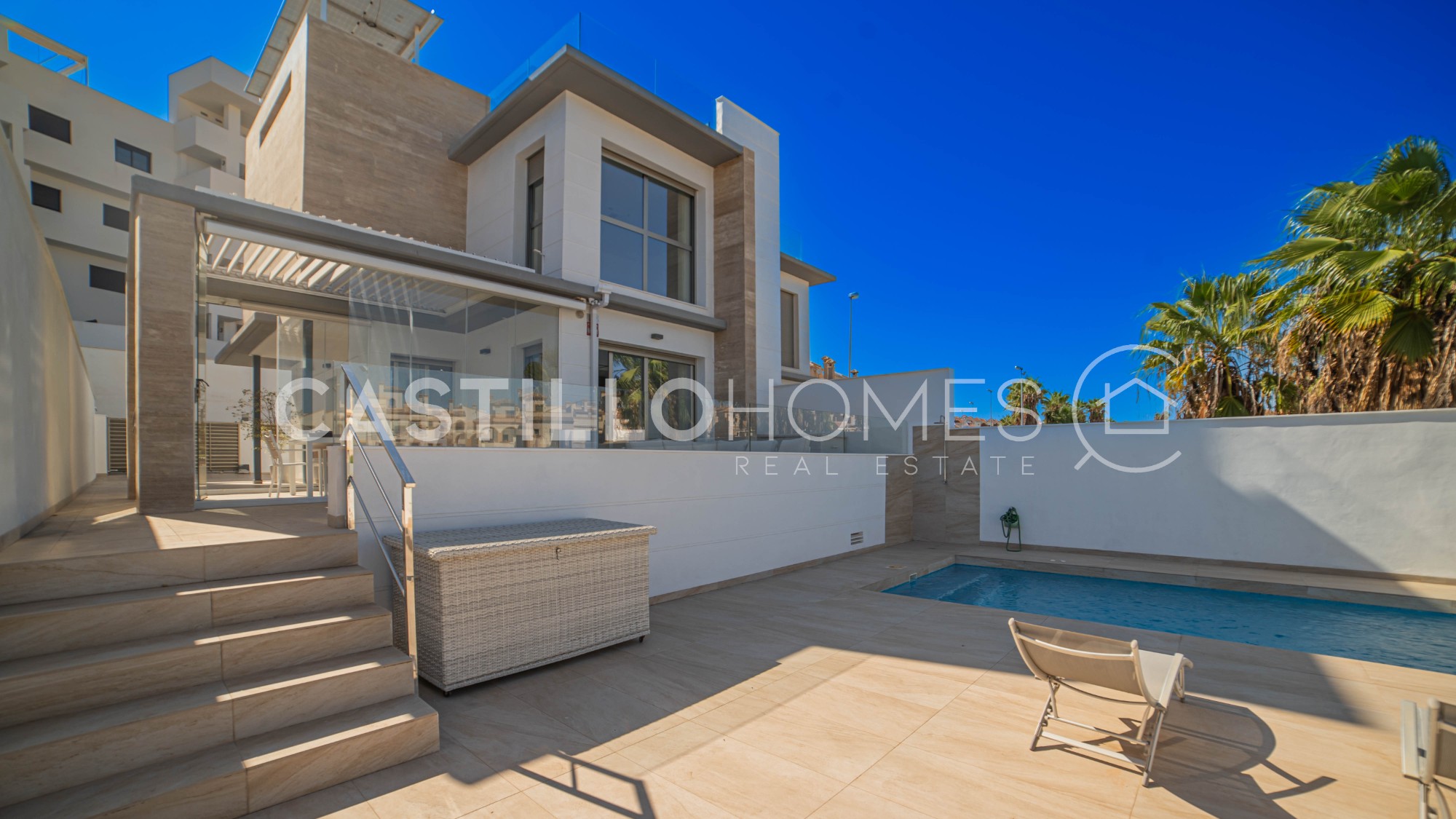 Villa in Urbanizacion los Balcones - view 1