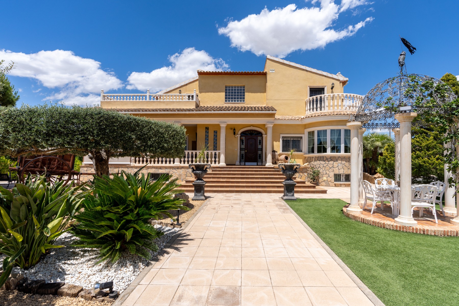 Villa in San Vicent del Raspeig - view 1