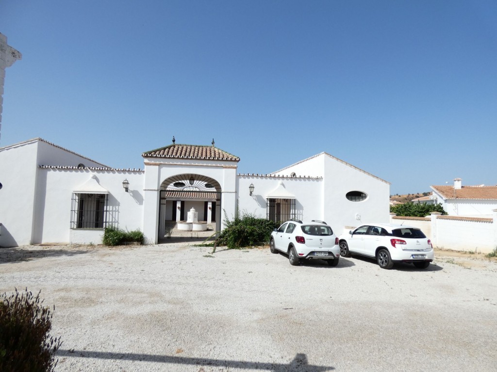 Farm, Ranch or Equestrian in Almayate Bajo - view 1