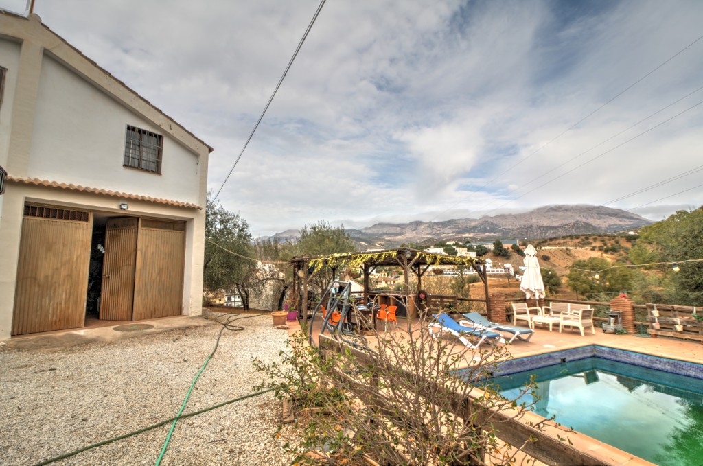 House in Riogordo - view 1