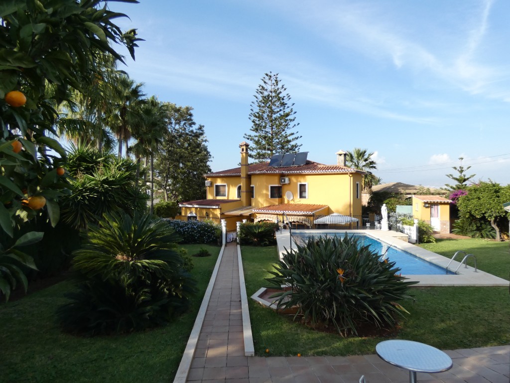 Villa in Malaga - view 1
