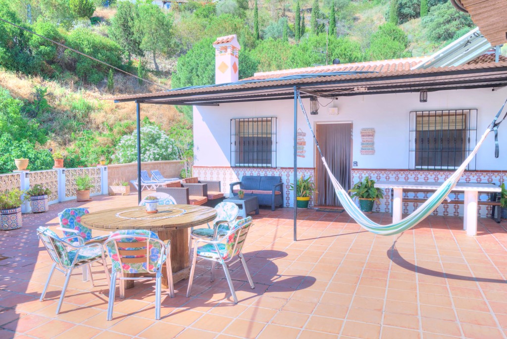 House in Sayalonga - view 1