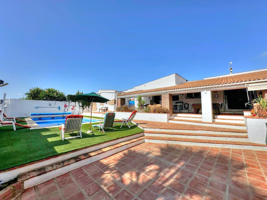 House in Riogordo - view 1
