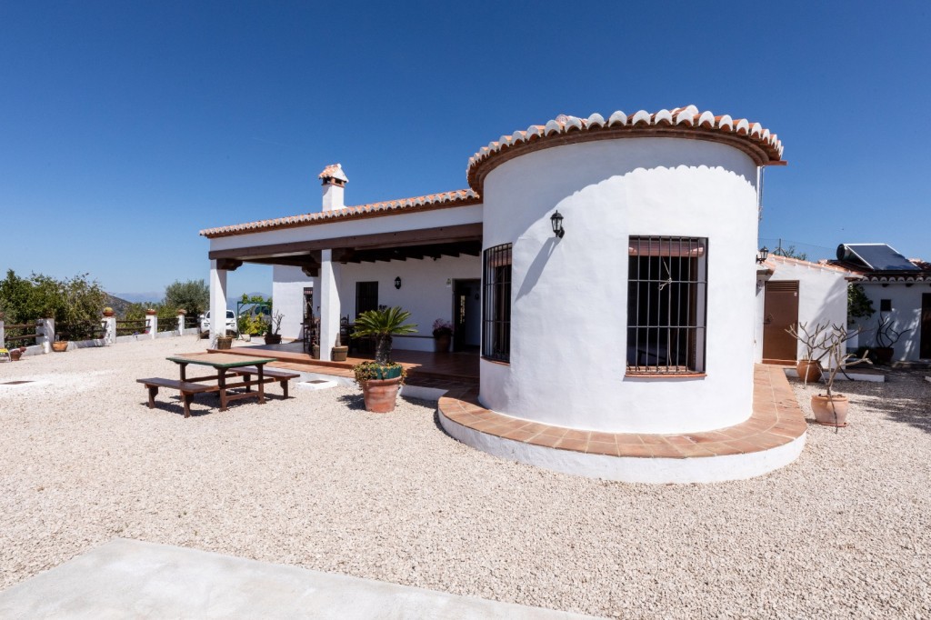 House in Arenas - view 1