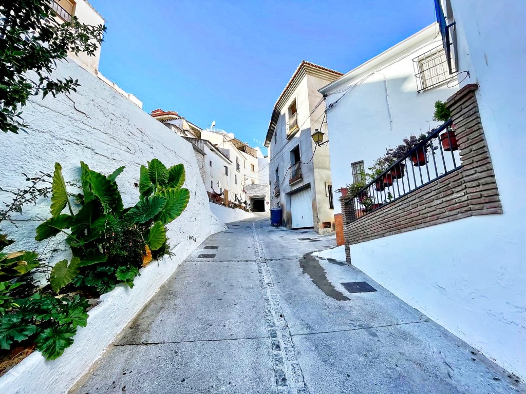 House in Almachar - view 1