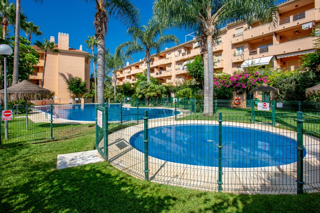 House in Marbella Del Este - view 1