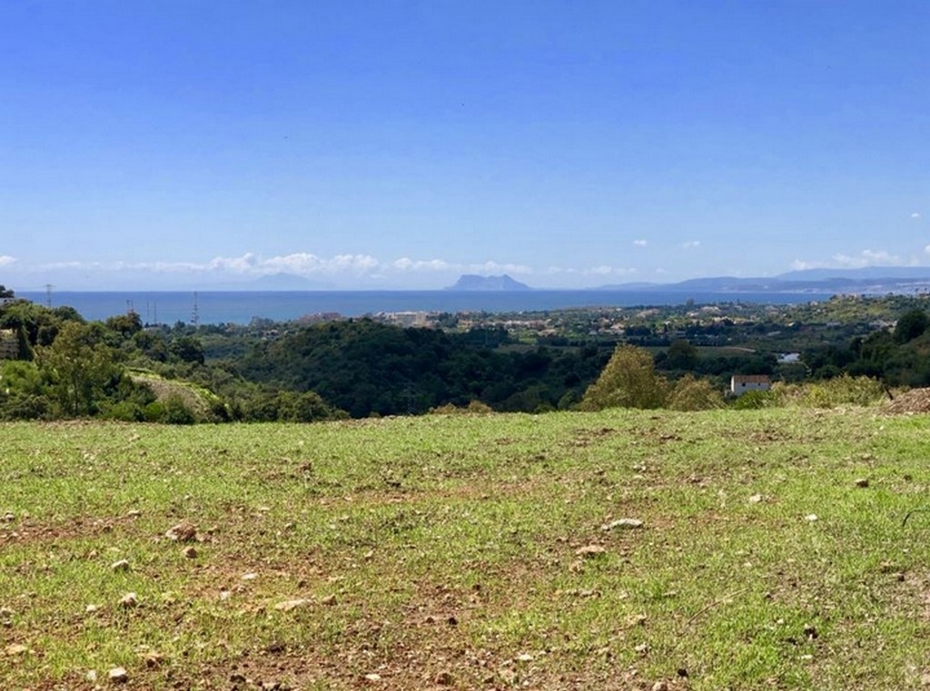 Land in Estepona - view 1