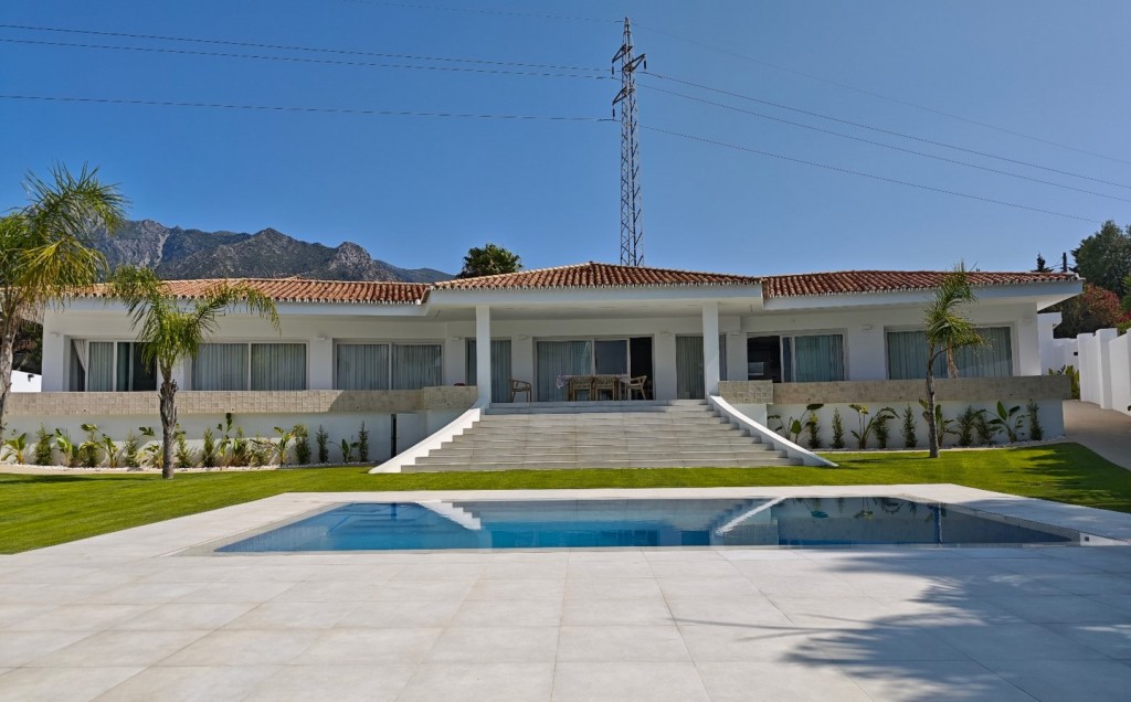 Villa in Marbella - view 1