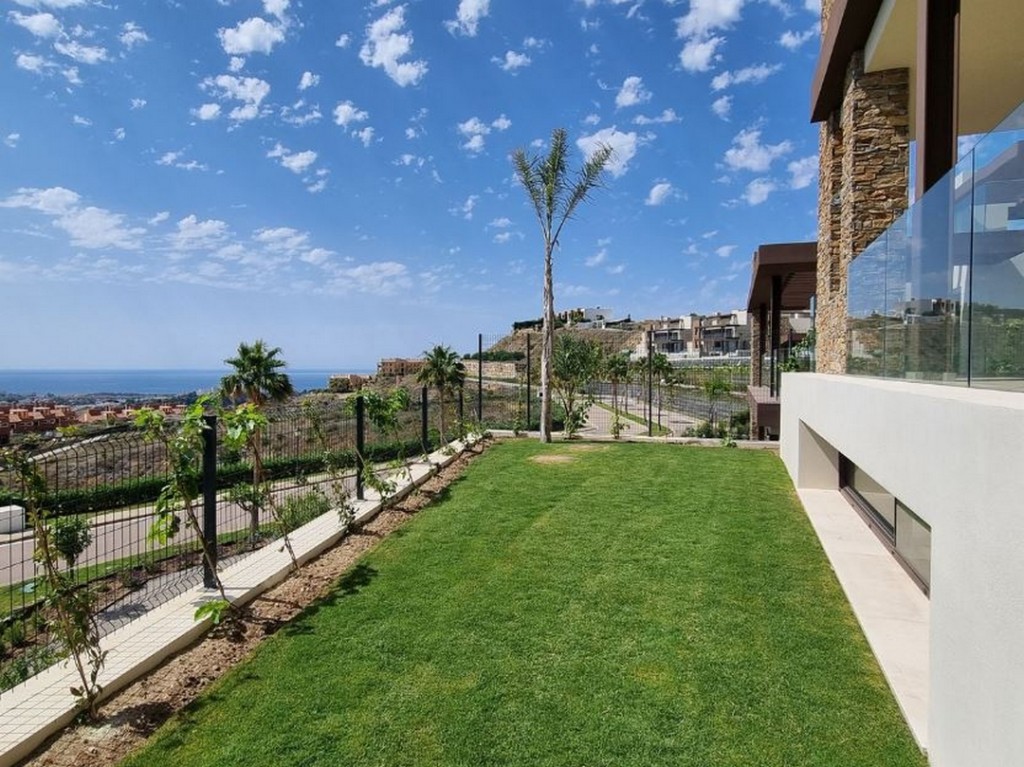 Villa in Malaga - view 1
