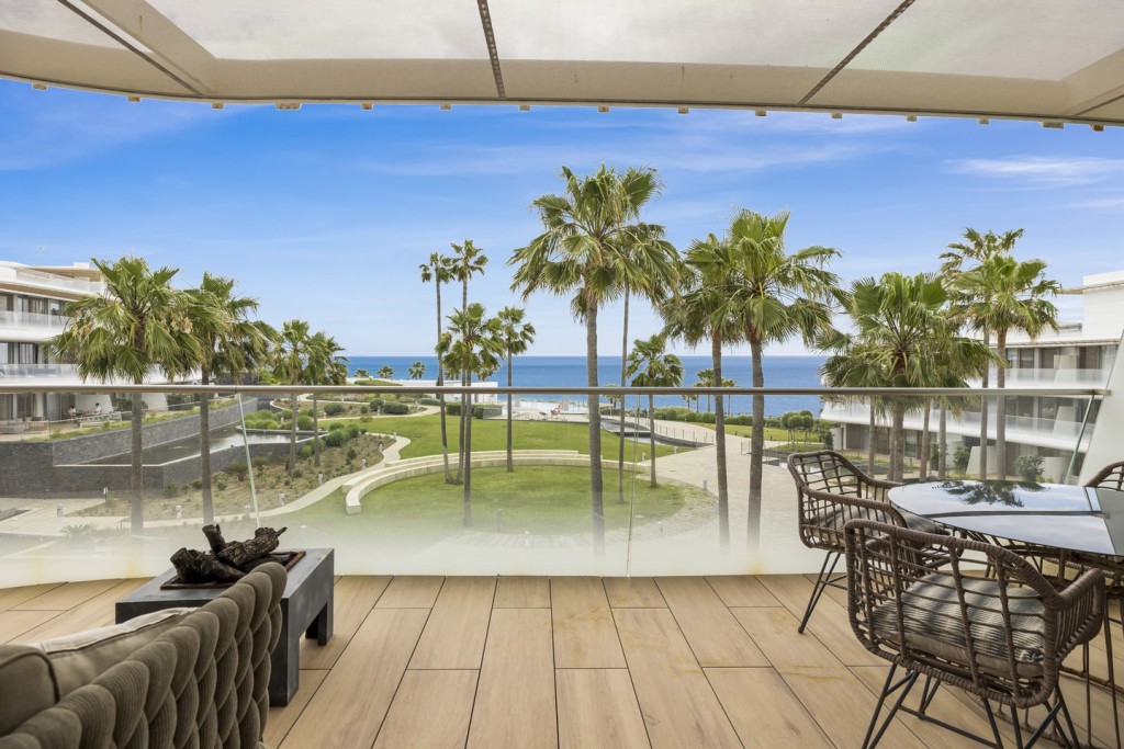 Apartment in Estepona - view 1