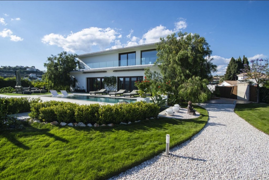 Villa in Malaga - view 1