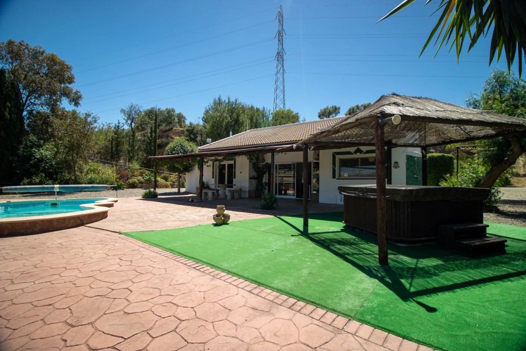 Farm, Ranch or Equestrian in Malaga - view 1