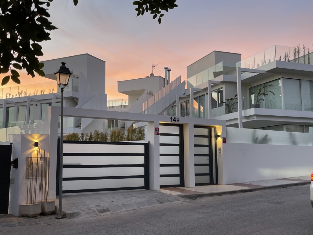 House in Marbella Del Este - view 1