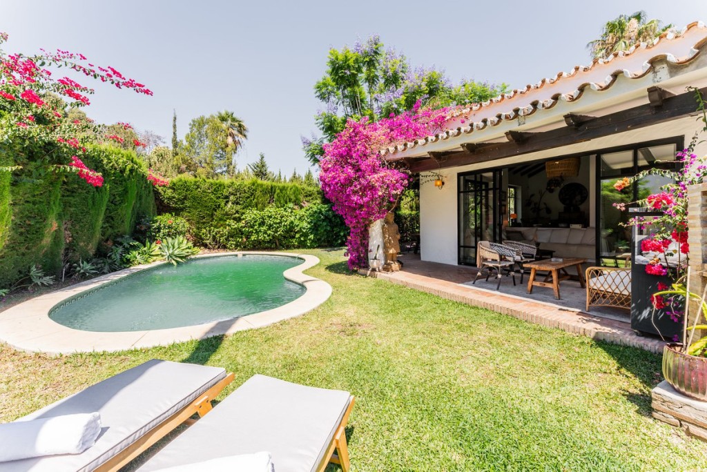 House in Estepona - view 1