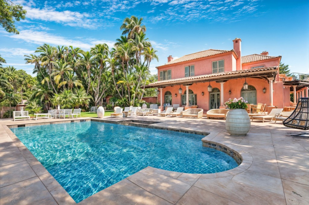 House in Marbella Del Este - view 1