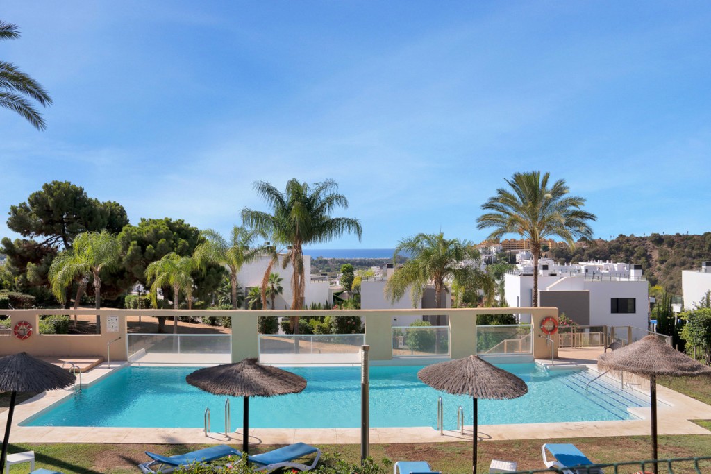 Apartment in Estepona - view 1