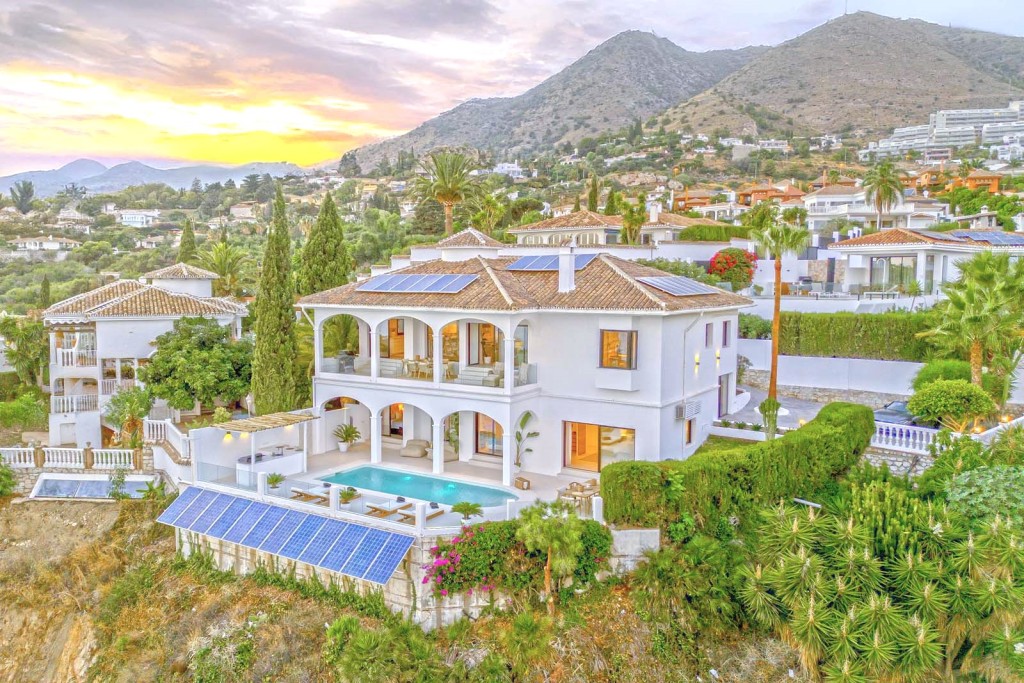 Villa in Malaga - view 1