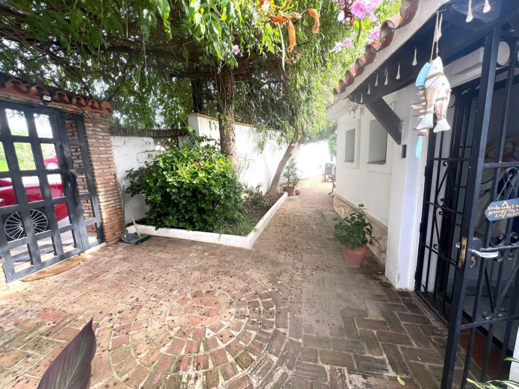 House in San Pedro de Alcantara - view 1