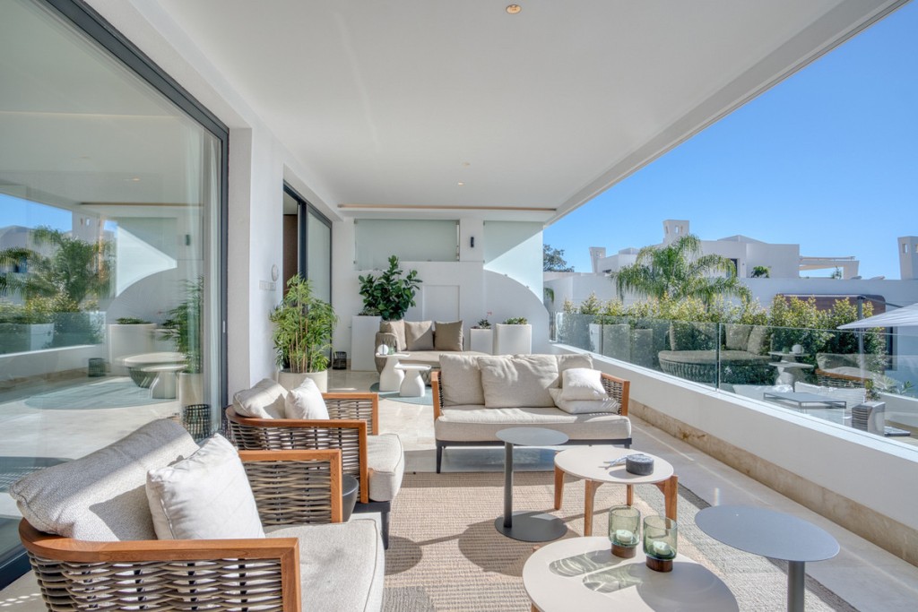 Apartment in Nueva Andalucia - view 1