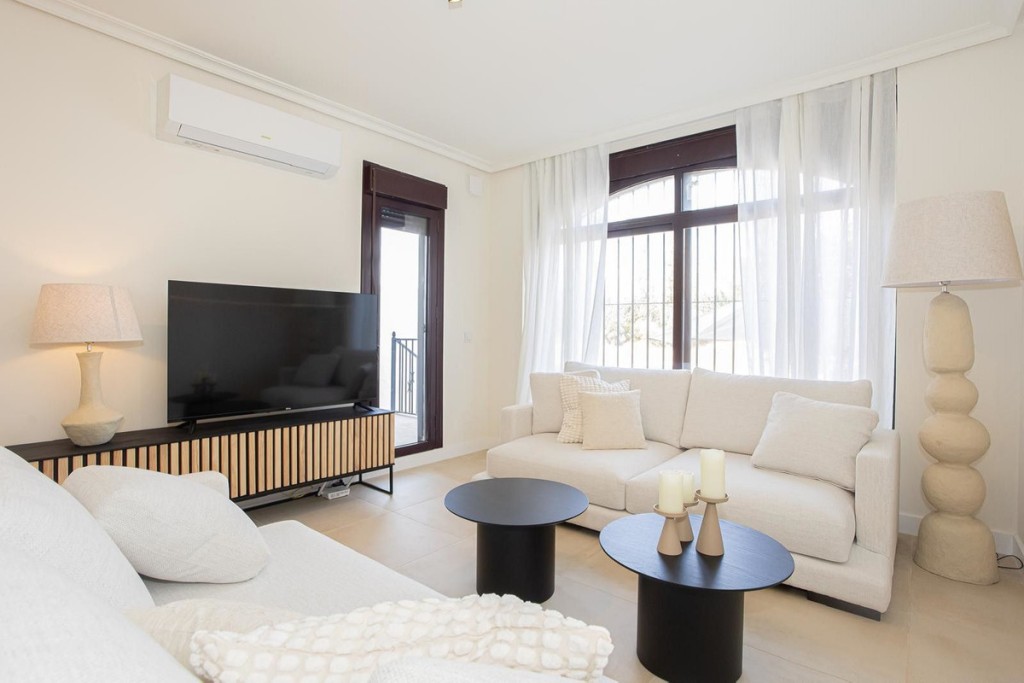 Apartment in Nueva Andalucia - view 1