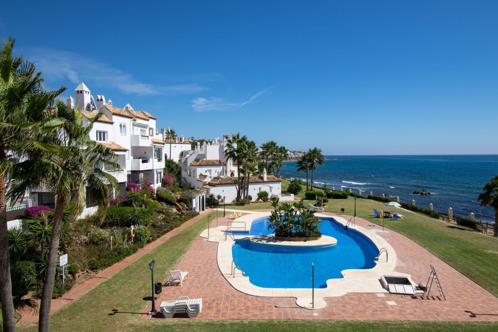 Penthouse in Sitio de Calahonda - view 1