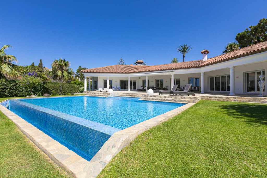 House in Artola - view 1