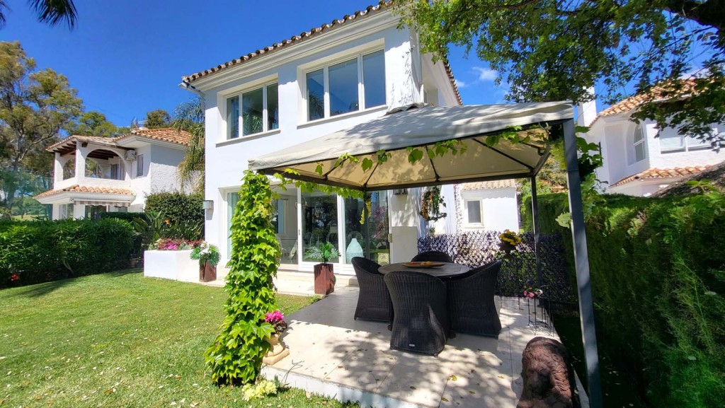 Villa in Malaga - view 1