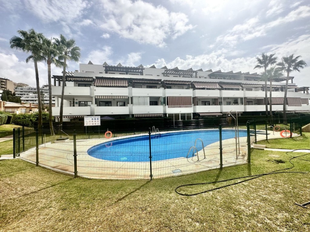 Apartment in Calahonda - view 1