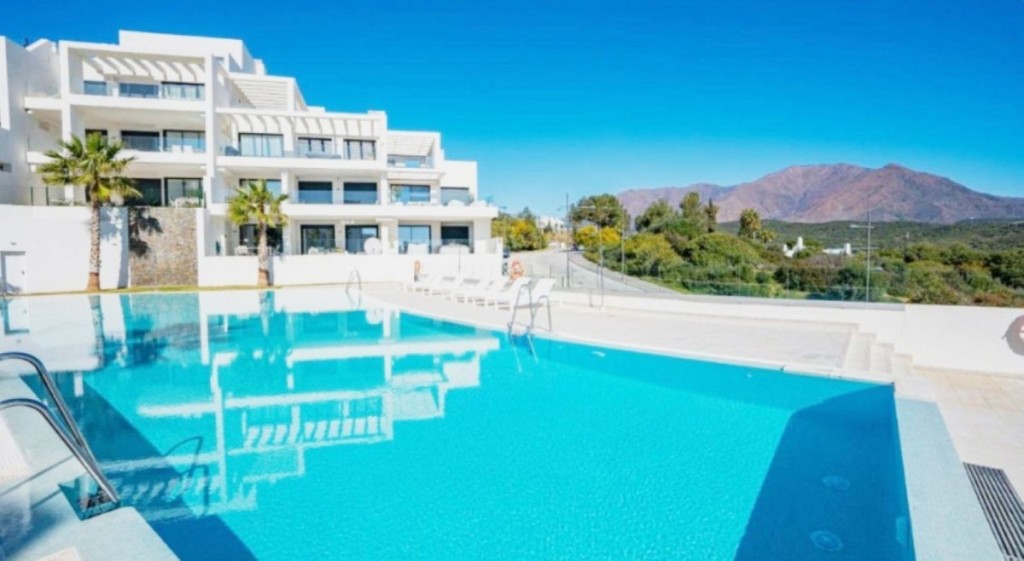 Penthouse in Estepona - view 1