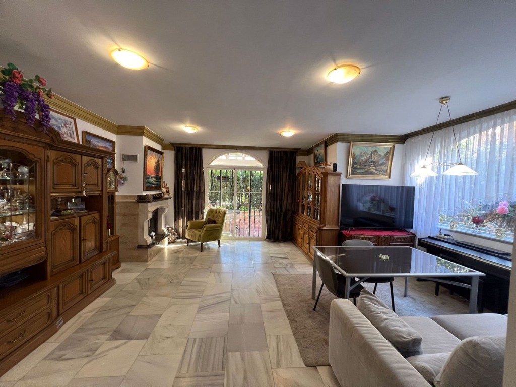 House in Sitio de Calahonda - view 1