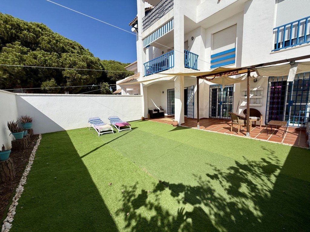 Apartment in Sitio de Calahonda - view 1