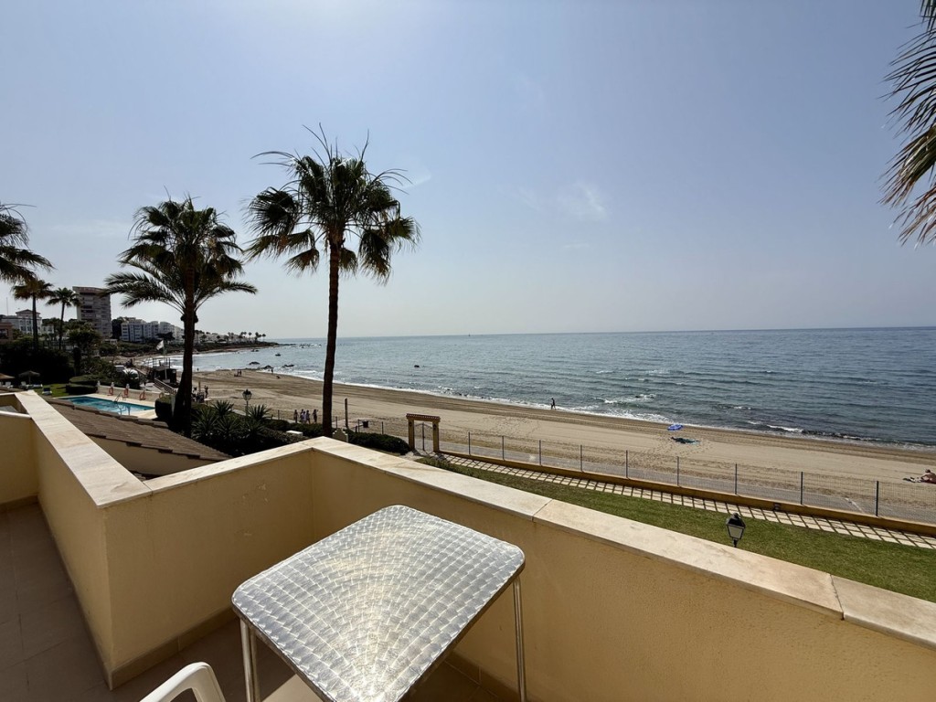 Apartment in Calahonda - view 1
