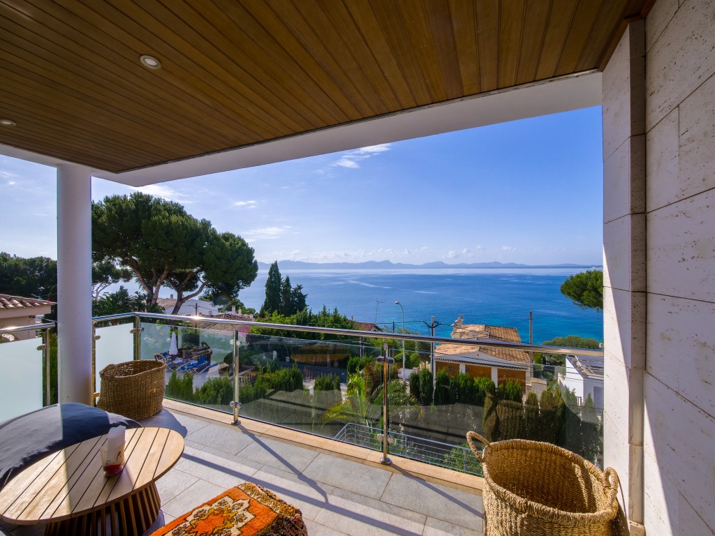 Villa in Alcudia - view 1