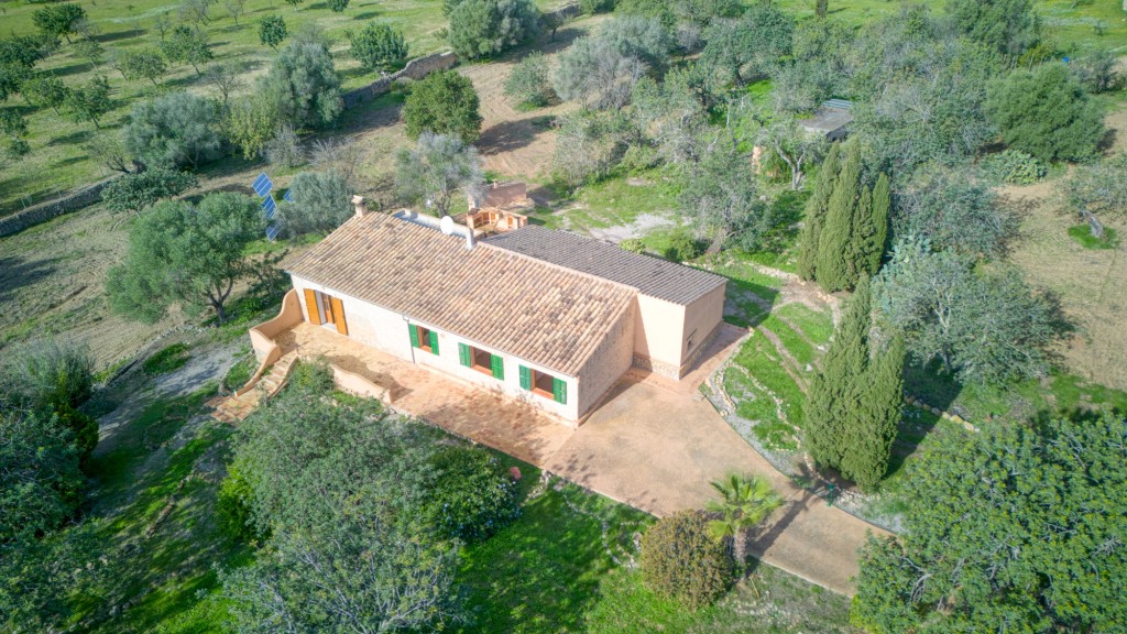 House in Alaro - view 1