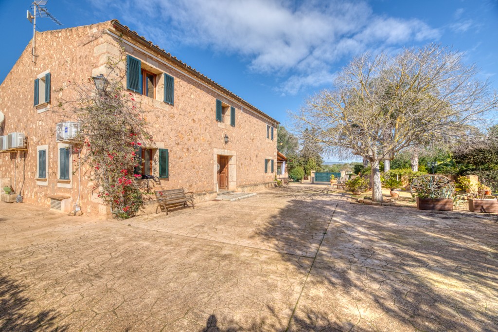 House in Llucmajor - view 1