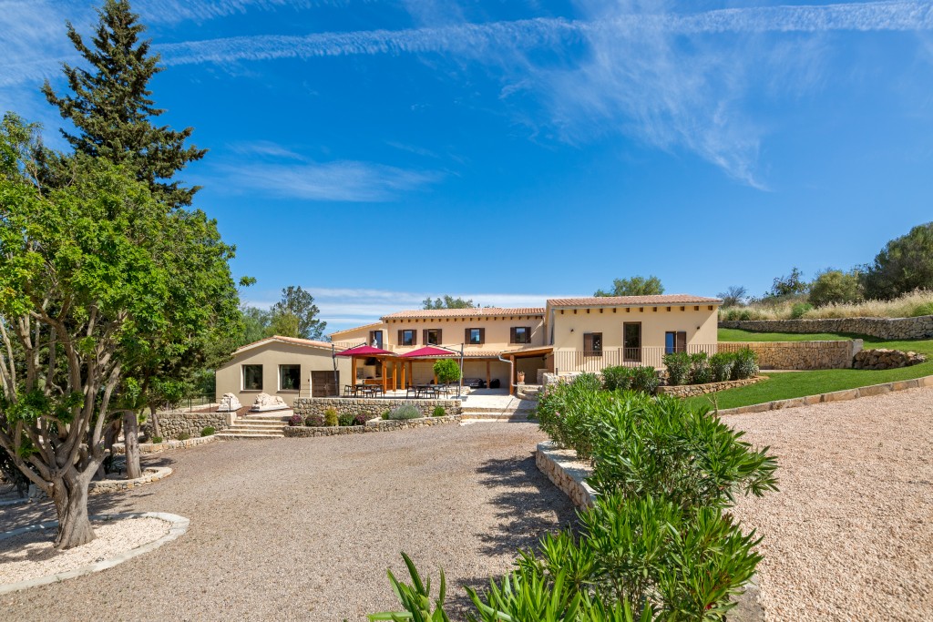 House in Sineu - view 1