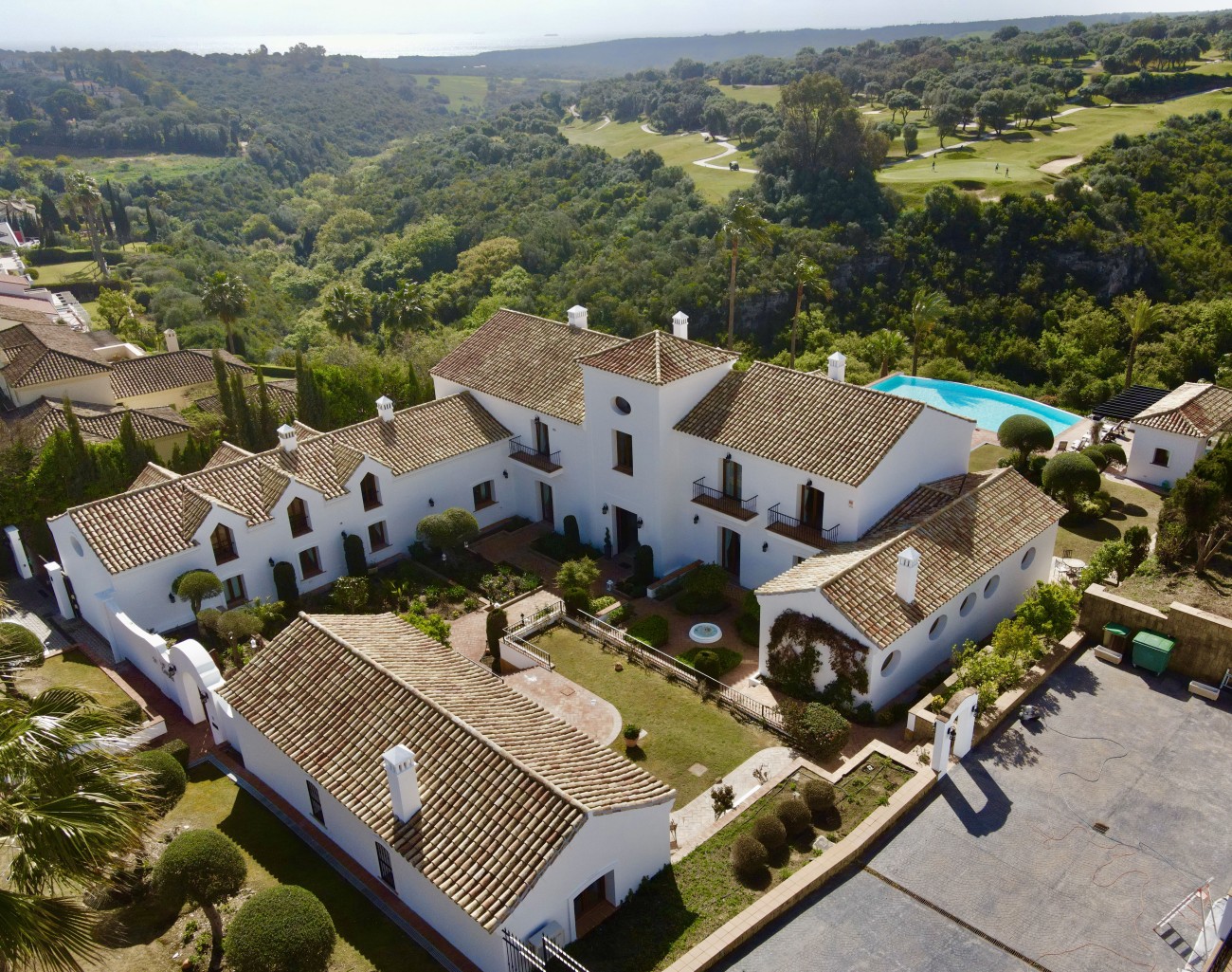 Villa in San Roque - view 1