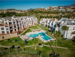 Apartment in Casares de Arbas - view 1