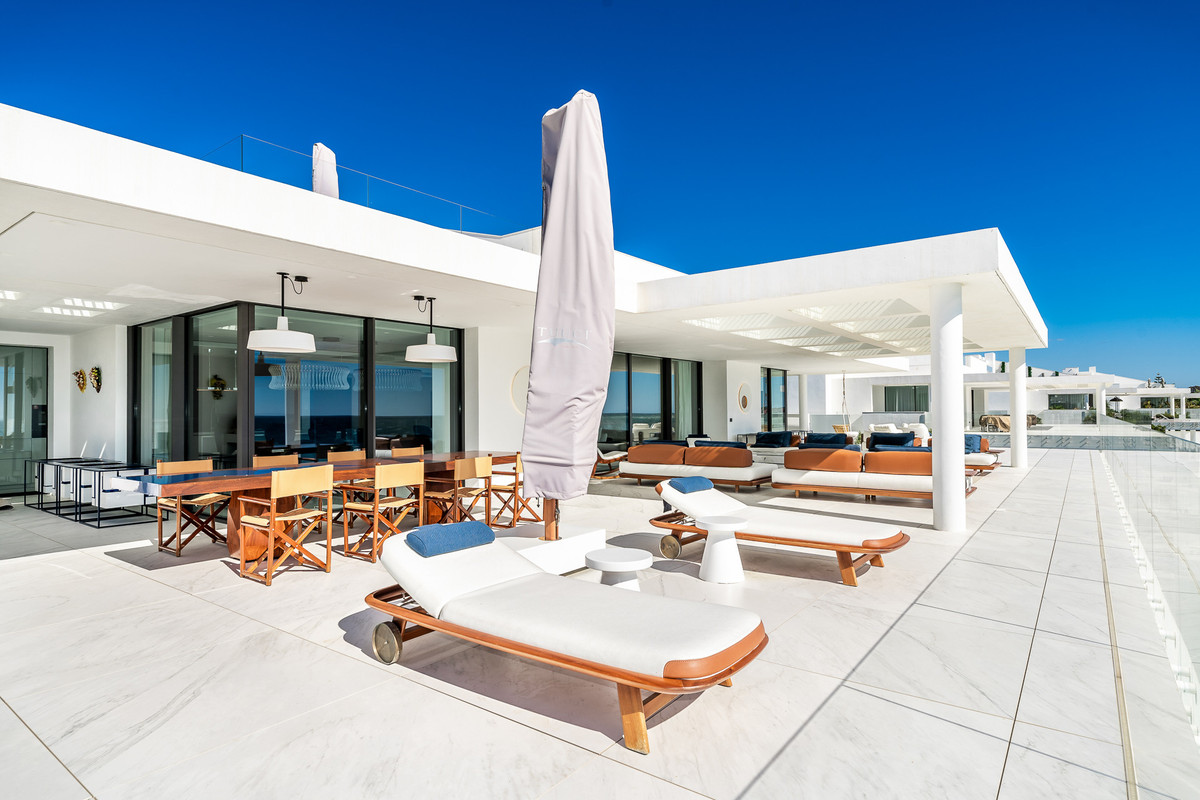 Penthouse in Estepona - view 1